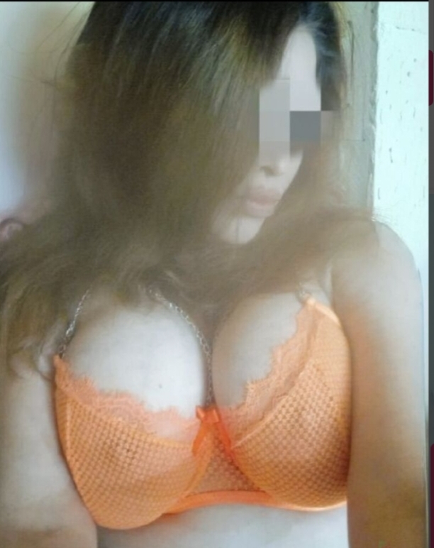 Шатенка Ессентуки стройная сделает нежно минет без резинки и примет у себя