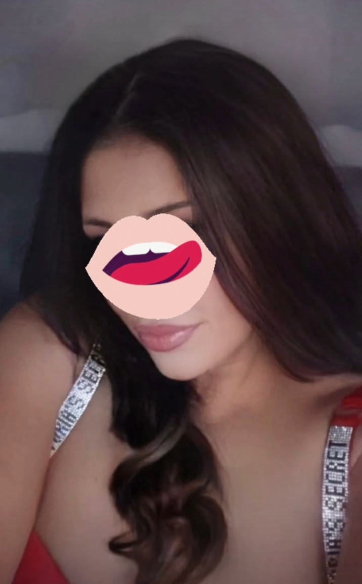 Эскорт Лилиана Ессентуки 37 лет сделает нежно фистинг анальный и примет у себя