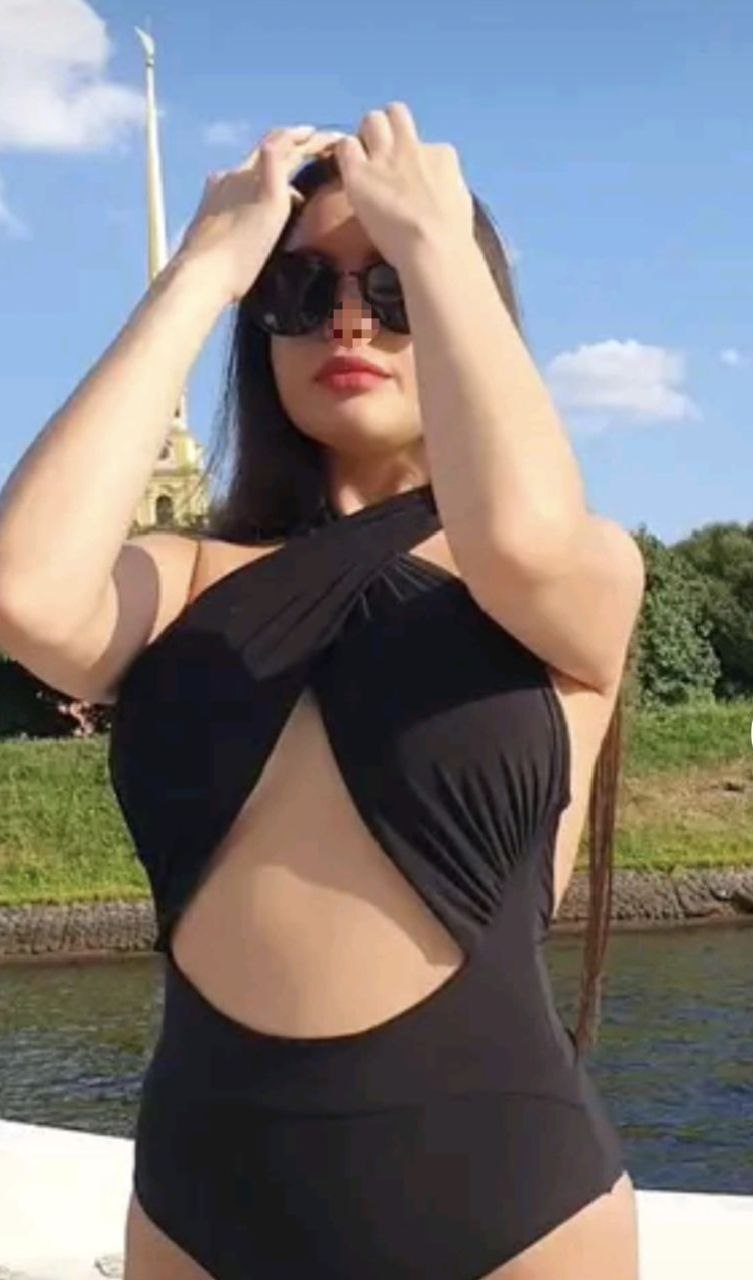 Девочка КРИСТИНА стройная сделает качественно эротический массаж и позовет в гости в Любой район