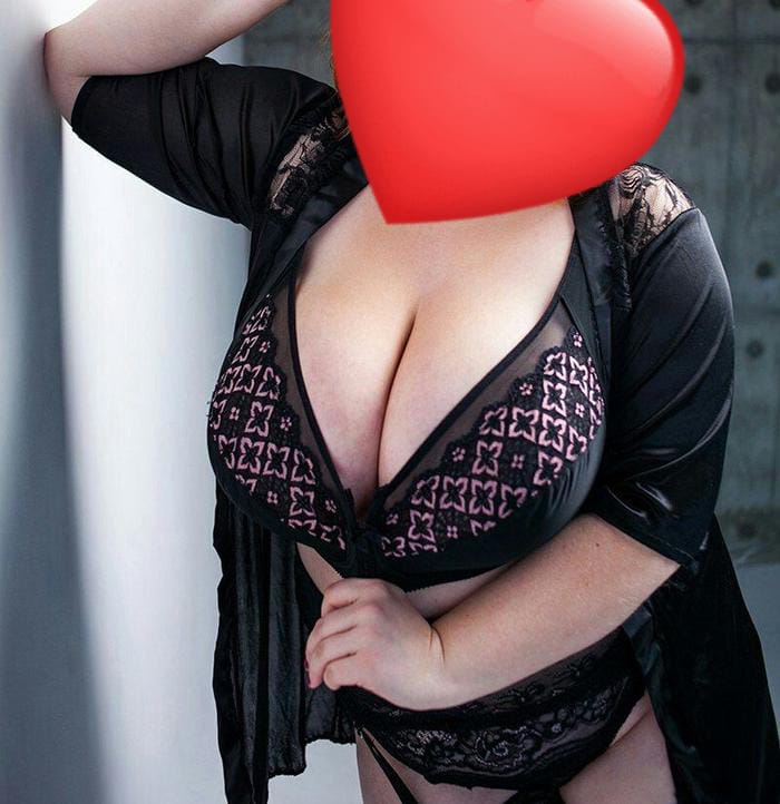 Девушка по вызову БЕЗ ПРЕДОПЛАТ ира с 7 размером груди сделает качественно пипшоу и позовет в гости