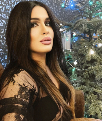 Девушка по вызову TS АДЕЛИНА с 2 размером груди сделает с удовольствием трамплинг и позовет в гости