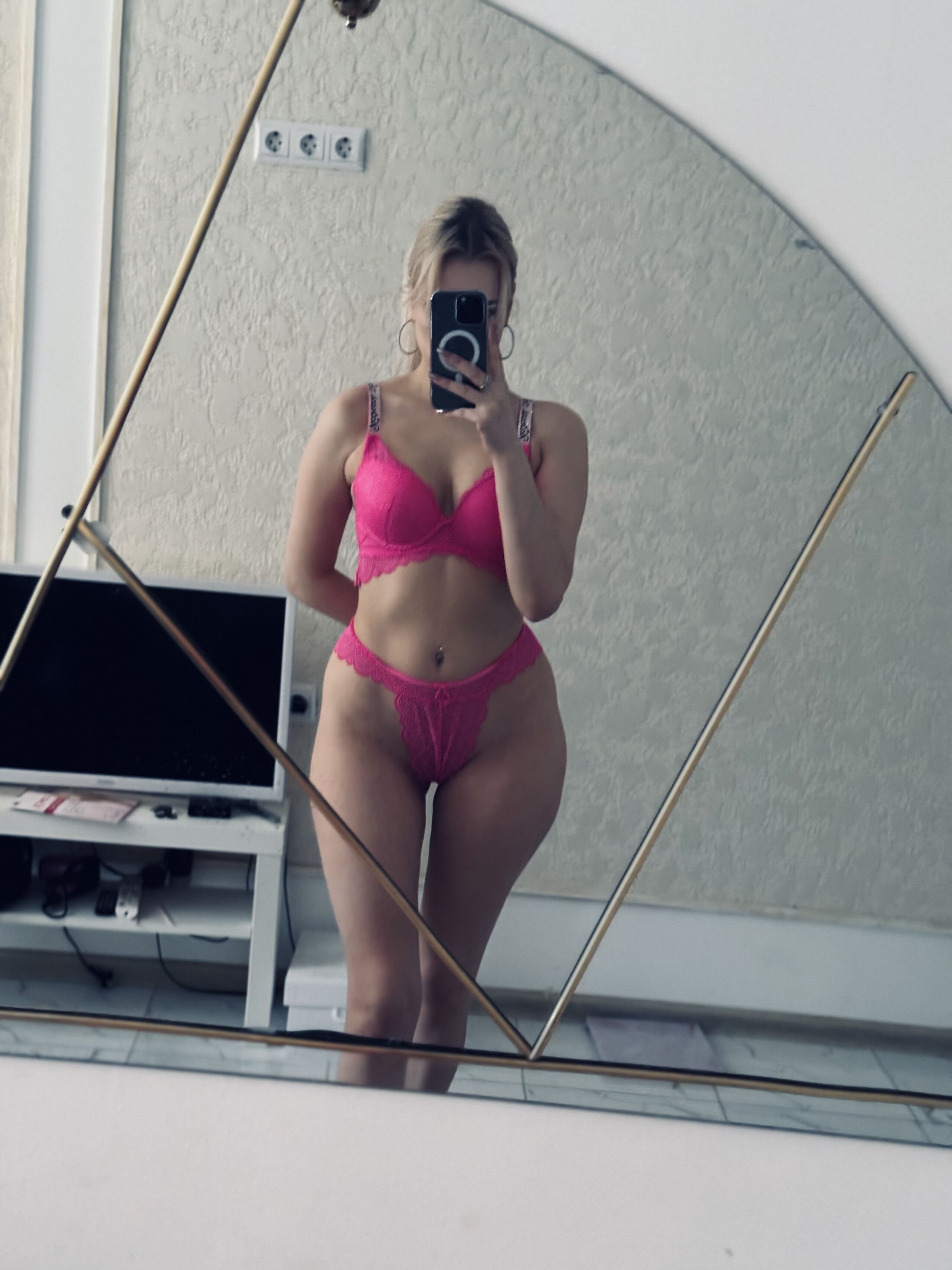 Девушка по вызову Ася фото мои 26 лет исполнит окончание на грудь и примет у себя в Любой район