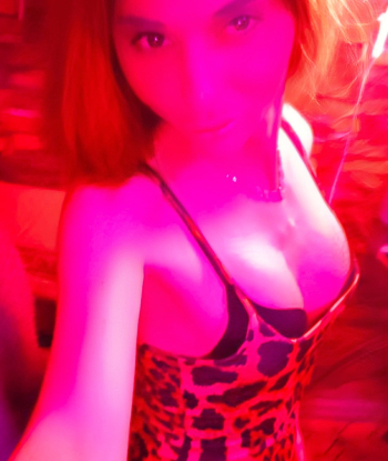 Девушка Эли транс девушка с 2 размером груди подарит анилингус и позовет в гости