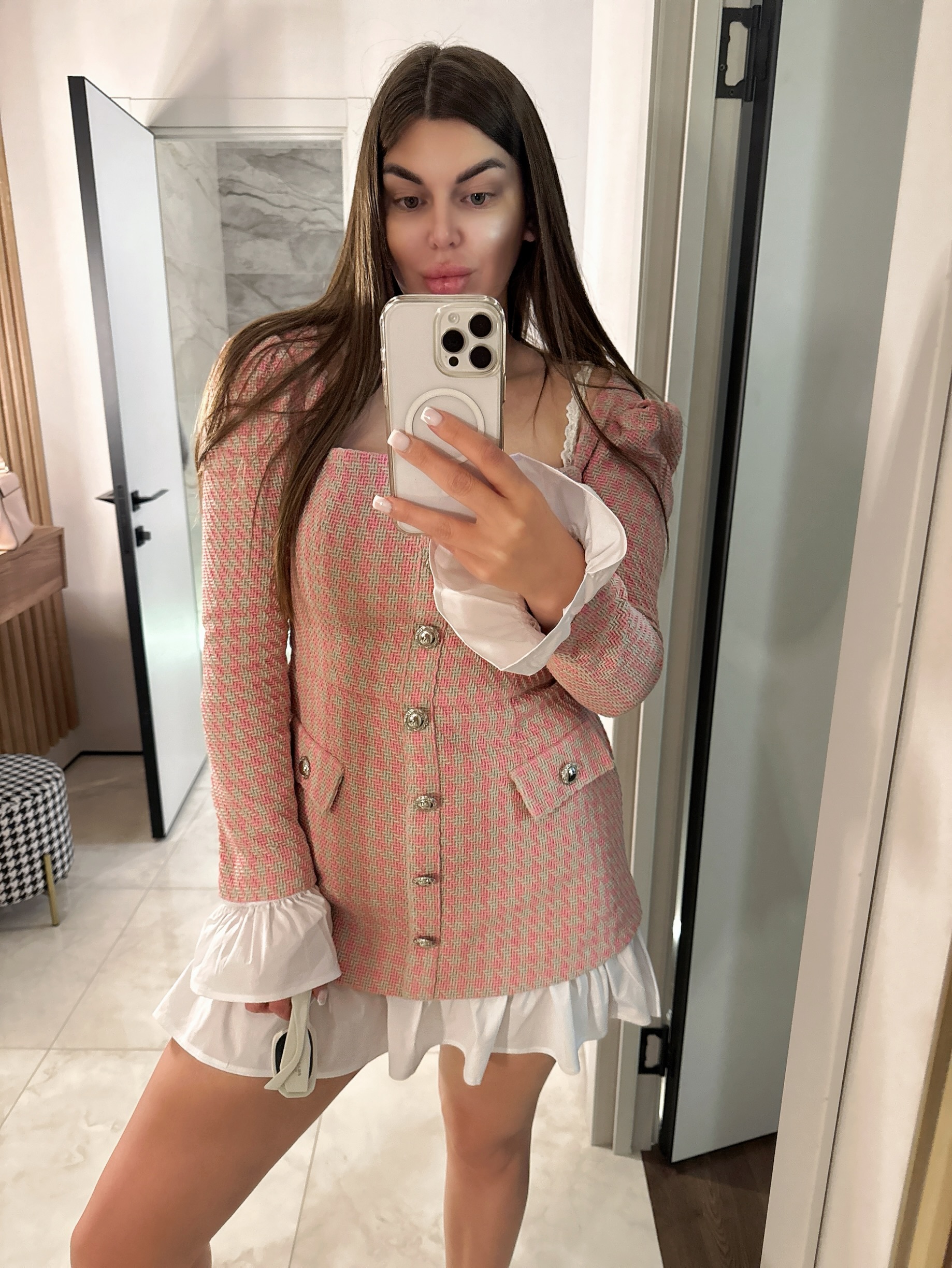 Девочка Мария 23 лет исполнит расслабляющий массаж и пригласит к себе