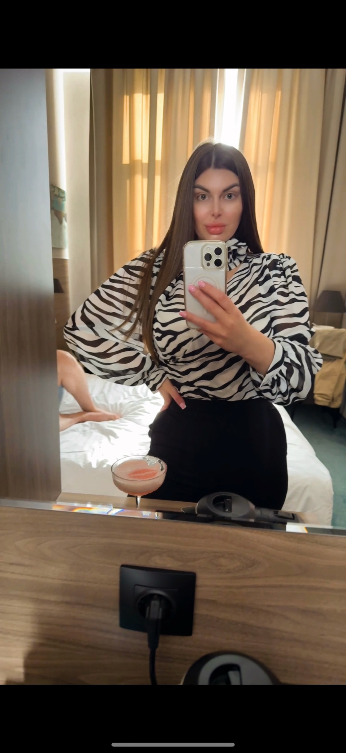 Путана Карина с 4 размером груди сделает с удовольствием минет без резинки и примет у себя