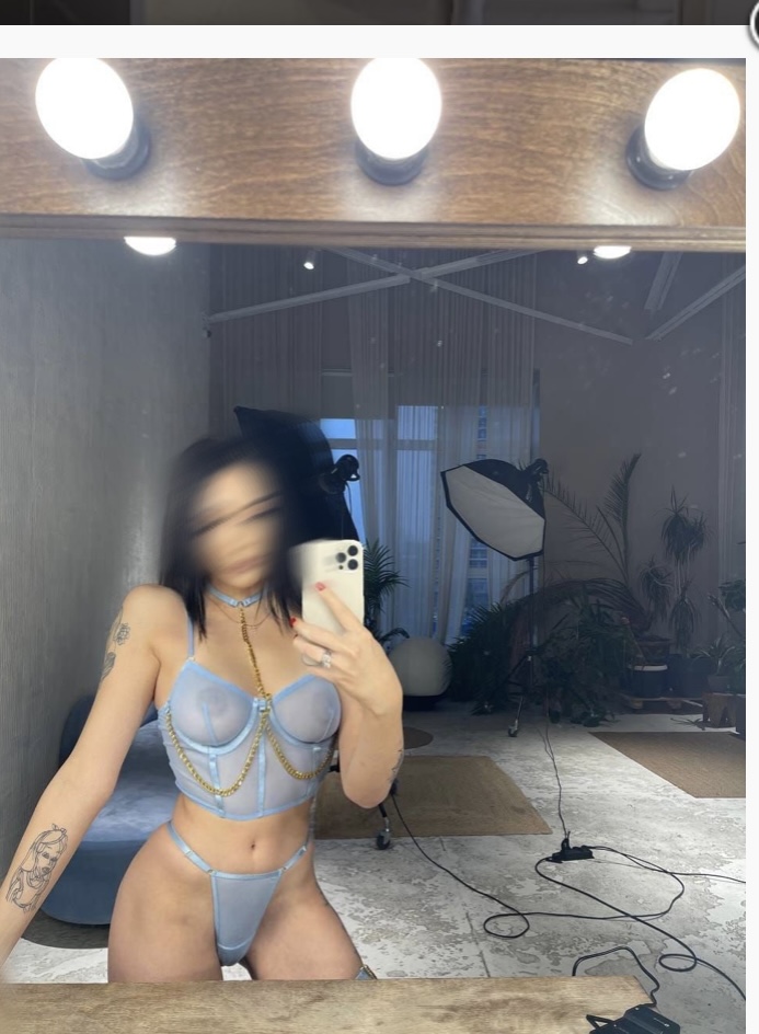 Девушка по вызову Саша стройная сделает профессионально эскорт и примет у себя