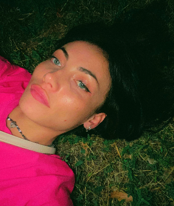 Массажистка LisaKissa 26 лет сделает с удовольствием минет без резинки и примет у себя в Любой район