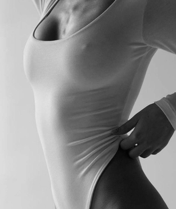 Профессионалка Соня с 2 размером груди сделает профессионально расслабляющий массаж и примет у себя