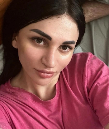 Девушка по вызову Марина с 3 размером груди исполнит минет в презервативе и позовет в гости в Любой район