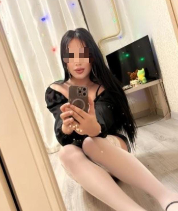 Брюнетка  Алана 25 лет сделает профессионально страпон и позовет в гости