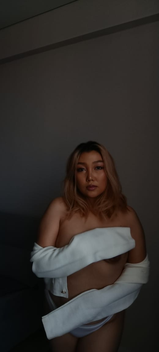 Блондинка Алекса 29 лет сделает с удовольствием эскорт и пригласит к себе в Новопятигорск