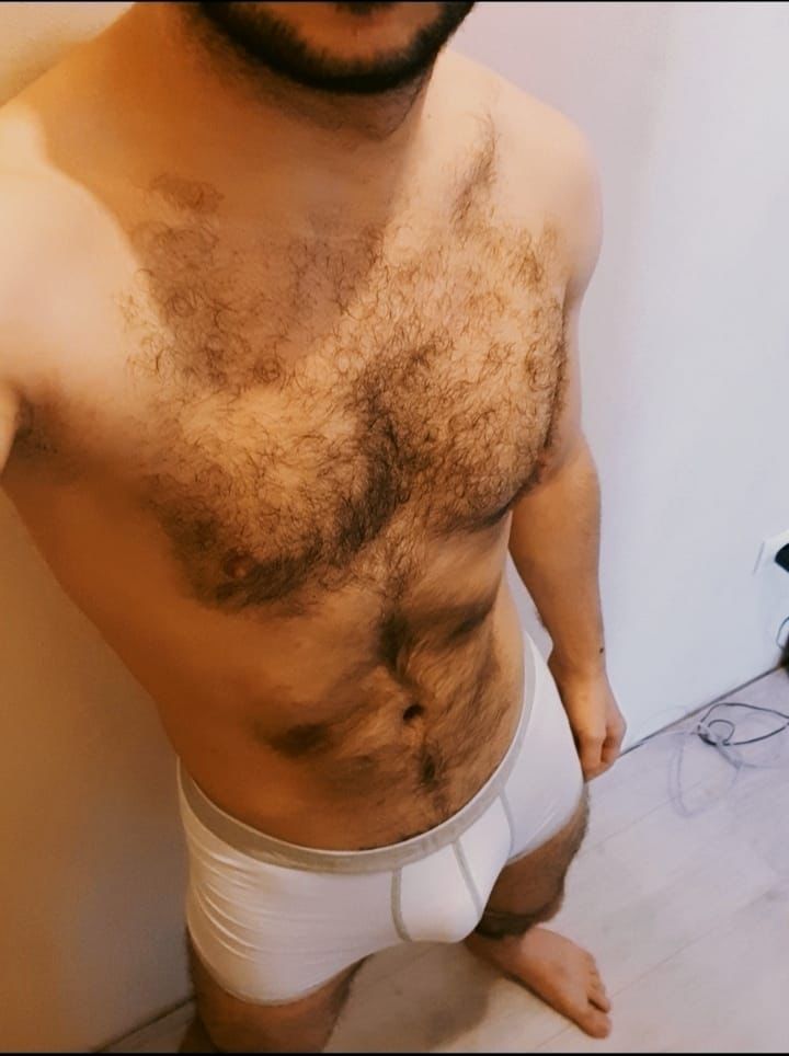 Проститутка Артём 31 лет сделает с удовольствием массаж не профи и примет у себя