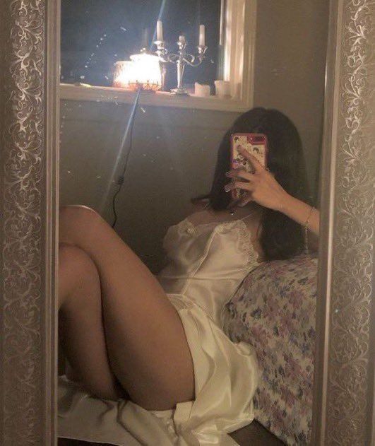 Девушка Карина стройная исполнит есть подружка и позовет в гости