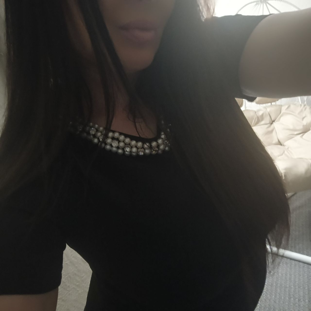 Проститутка Выезда нет с 3 размером груди исполнит окончание на грудь и пригласит к себе в Любой район