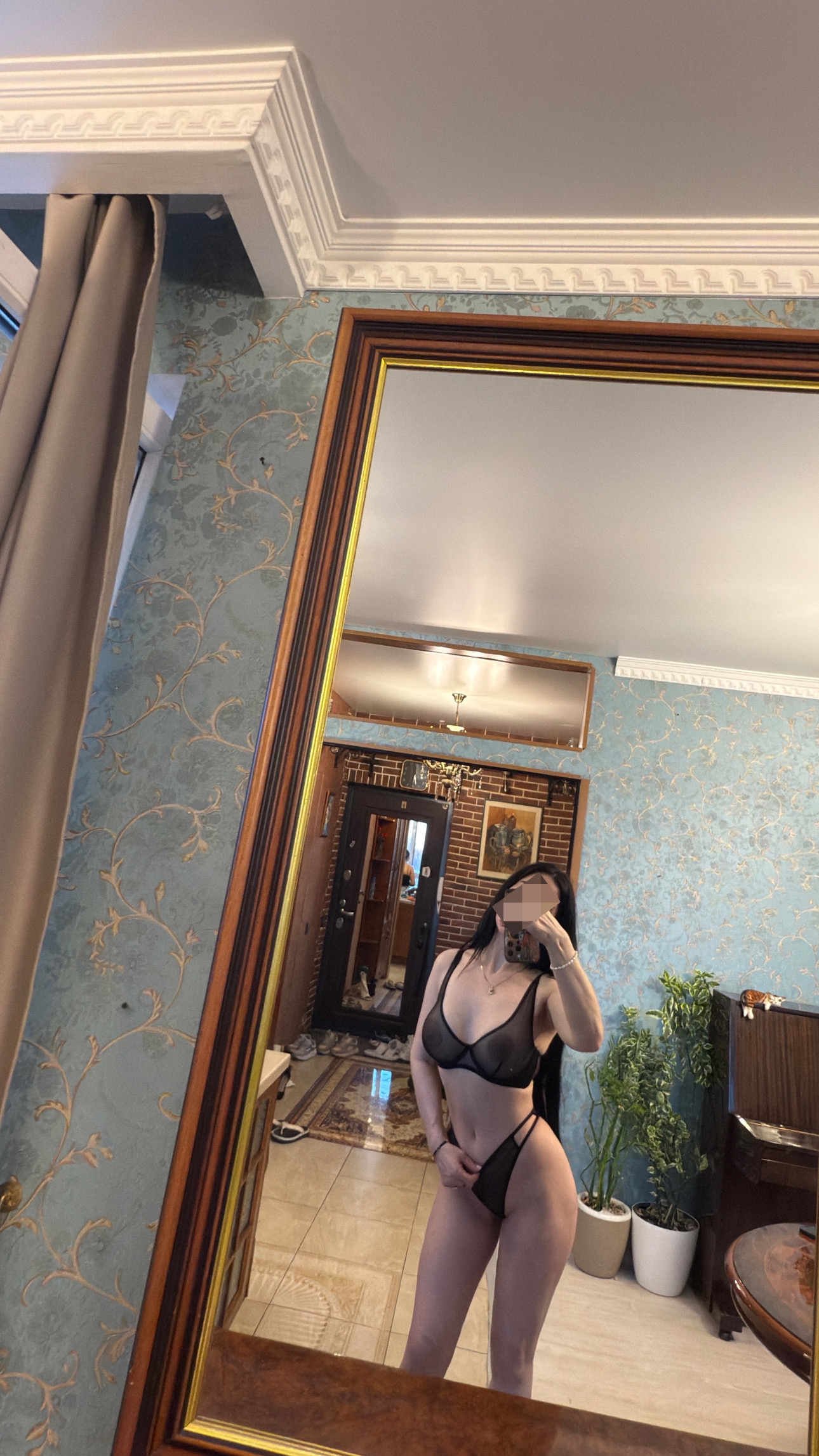 Эскорт Карина 27 лет исполнит минет без резинки и примет у себя