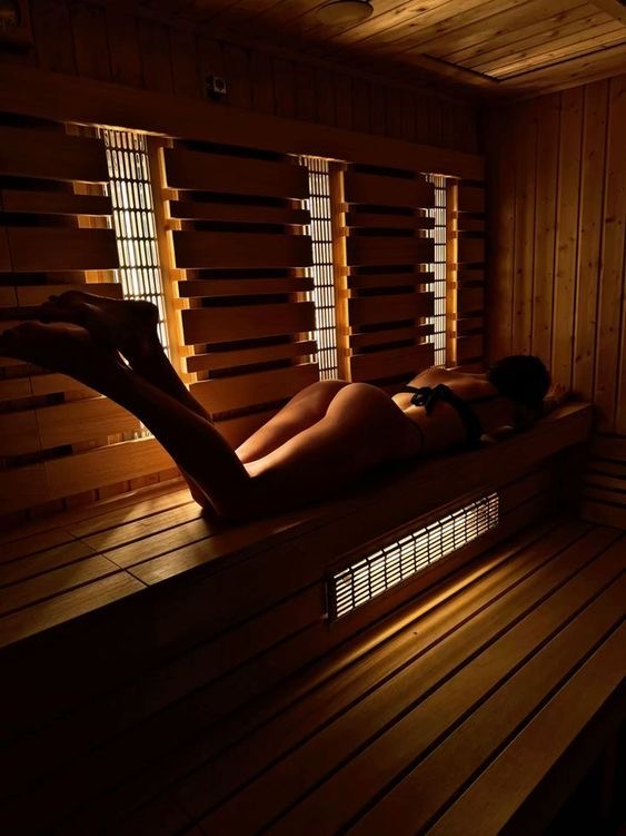 Девушка Влада 26 лет исполнит  и позовет в гости в  Квартал 300