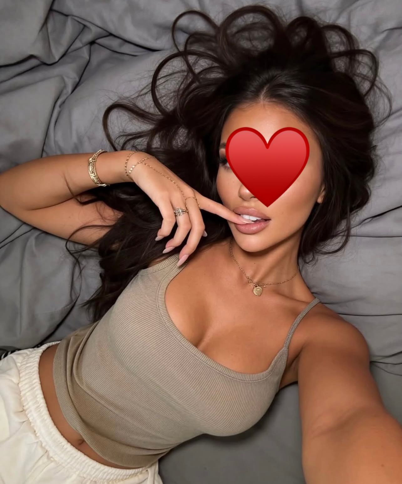 Проститутка Виктория стройная сделает с удовольствием золотой дождь выдача и пригласит к себе