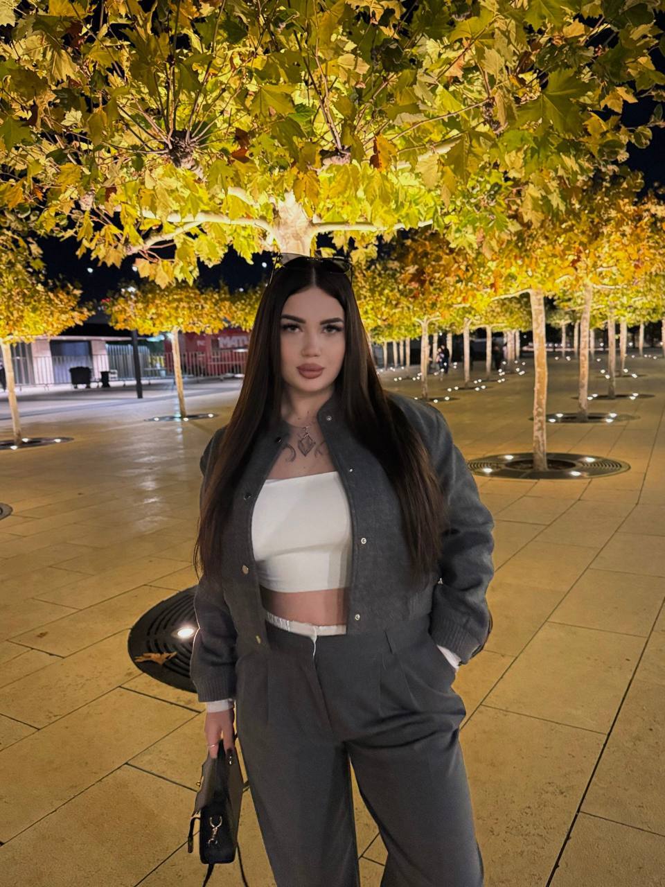 Проститутка Аня с 2 размером груди сделает качественно  и позовет в гости