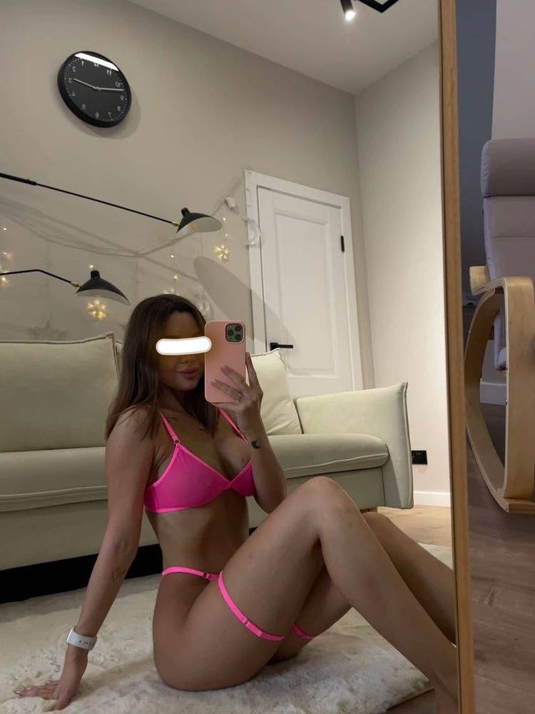 Шатенка Дарина с 2 размером груди подарит окончание на грудь и примет у себя в Любой район