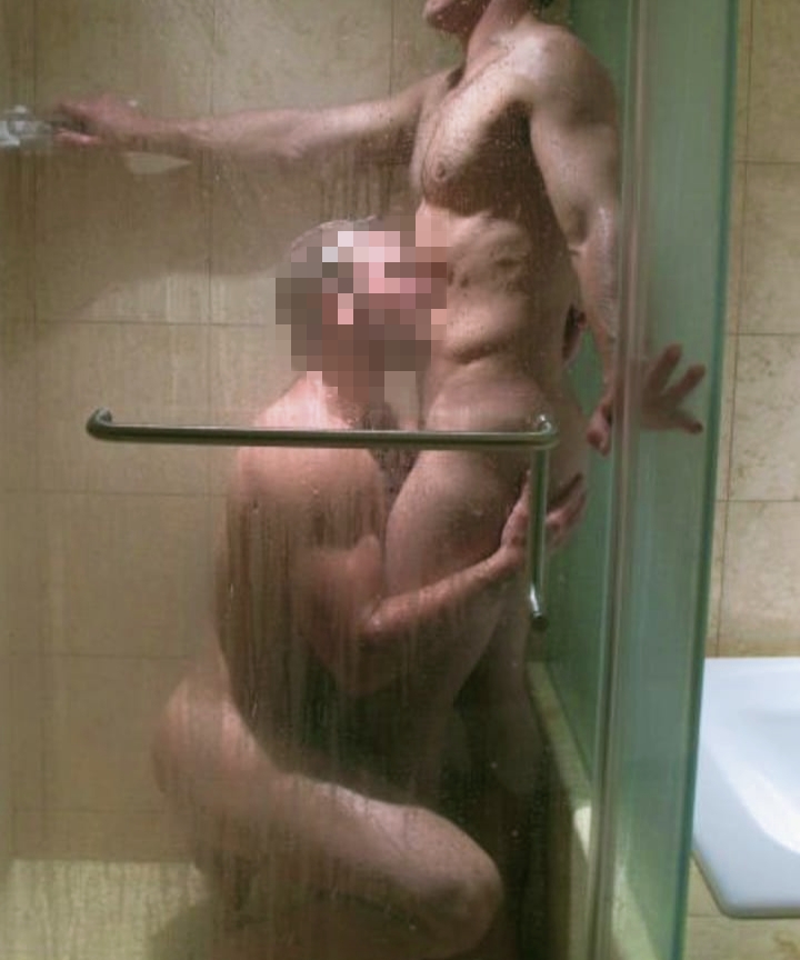 Профессионалка Артем Актив с 0 размером груди сделает качественно анилингус и позовет в гости