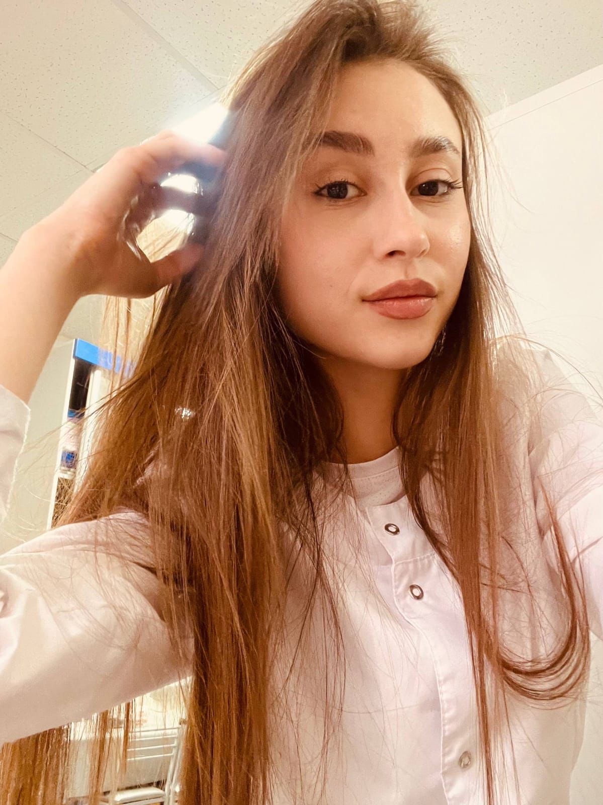 Эскорт Юлиана стройная сделает качественно минет глубокий и примет у себя