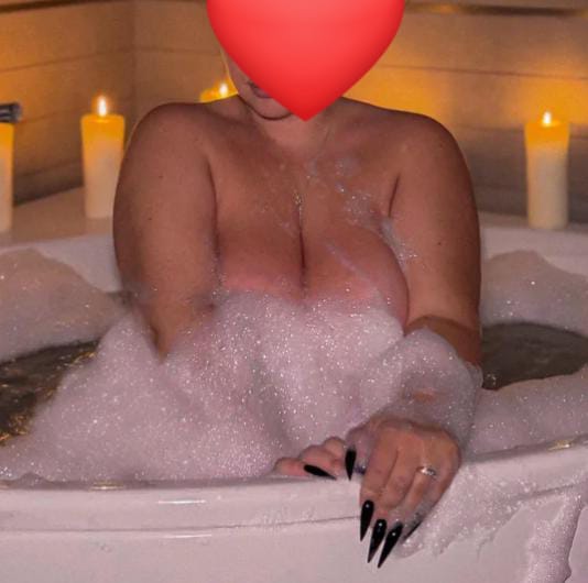 Шлюха РОСТОВЧАНКА 36 лет сделает с удовольствием золотой дождь выдача и пригласит к себе