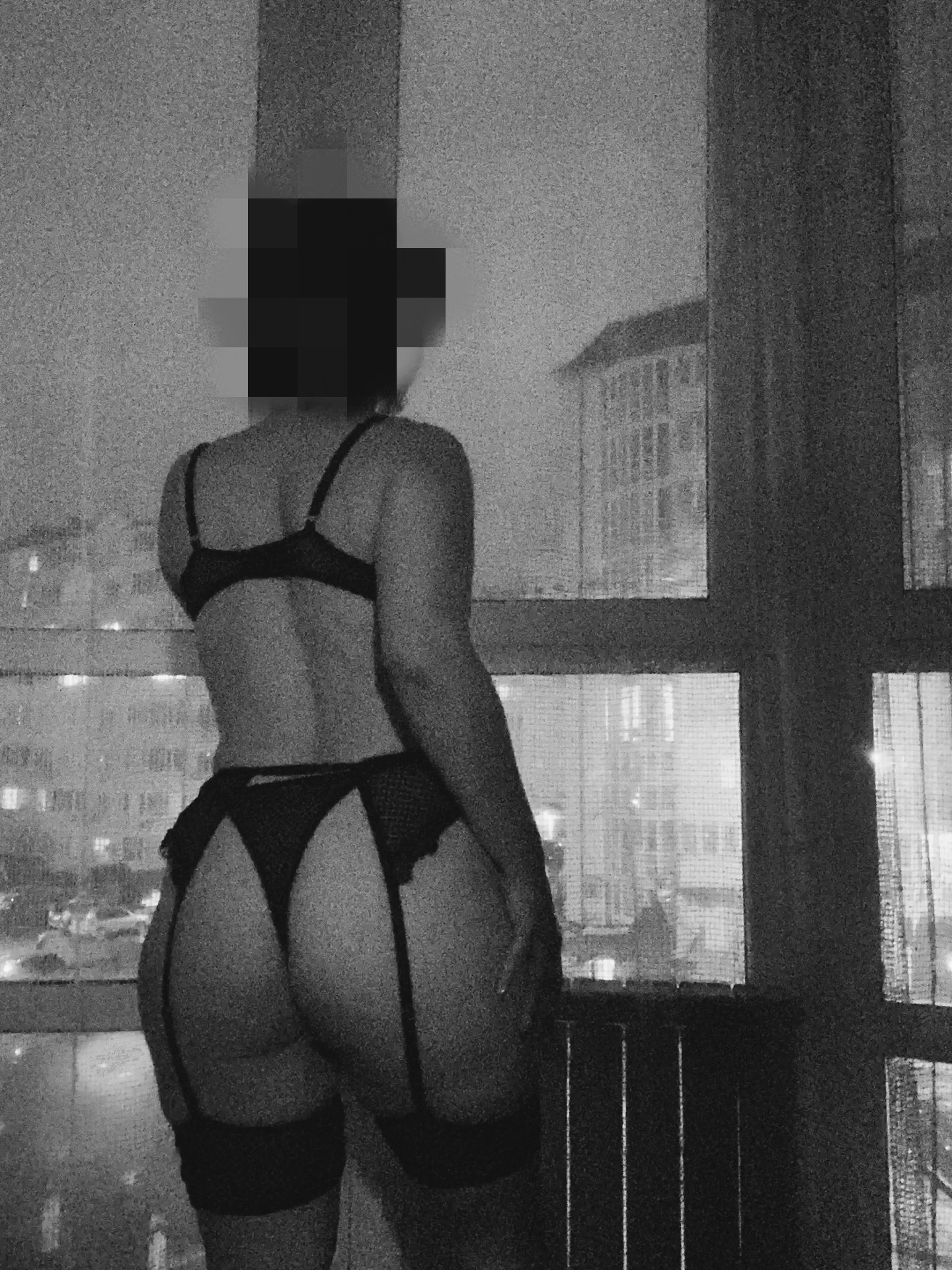 Массажистка Яна без предоплат 28 лет сделает качественно фут-фетиш и позовет в гости