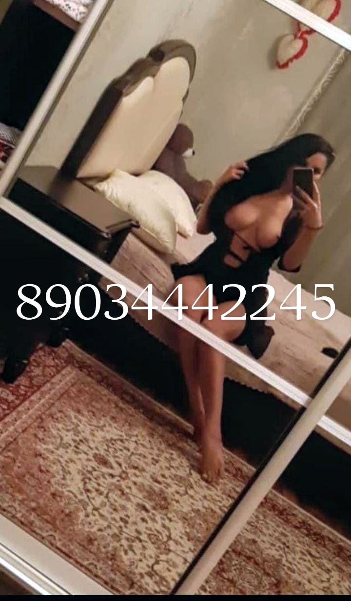 Девочка Сабина стройная исполнит лесбийский секс и позовет в гости