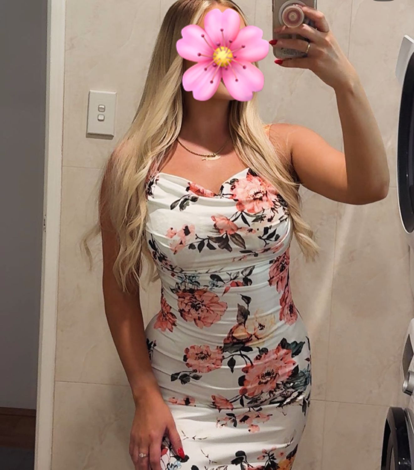 Шлюха Жду тебя котик с 3 размером груди исполнит куннилингус и примет у себя