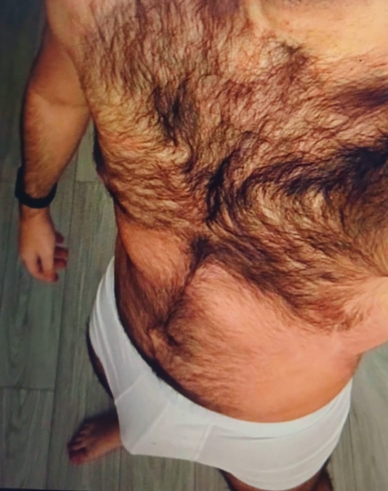 Шлюха Артём 31 лет подарит массаж не профи и примет у себя