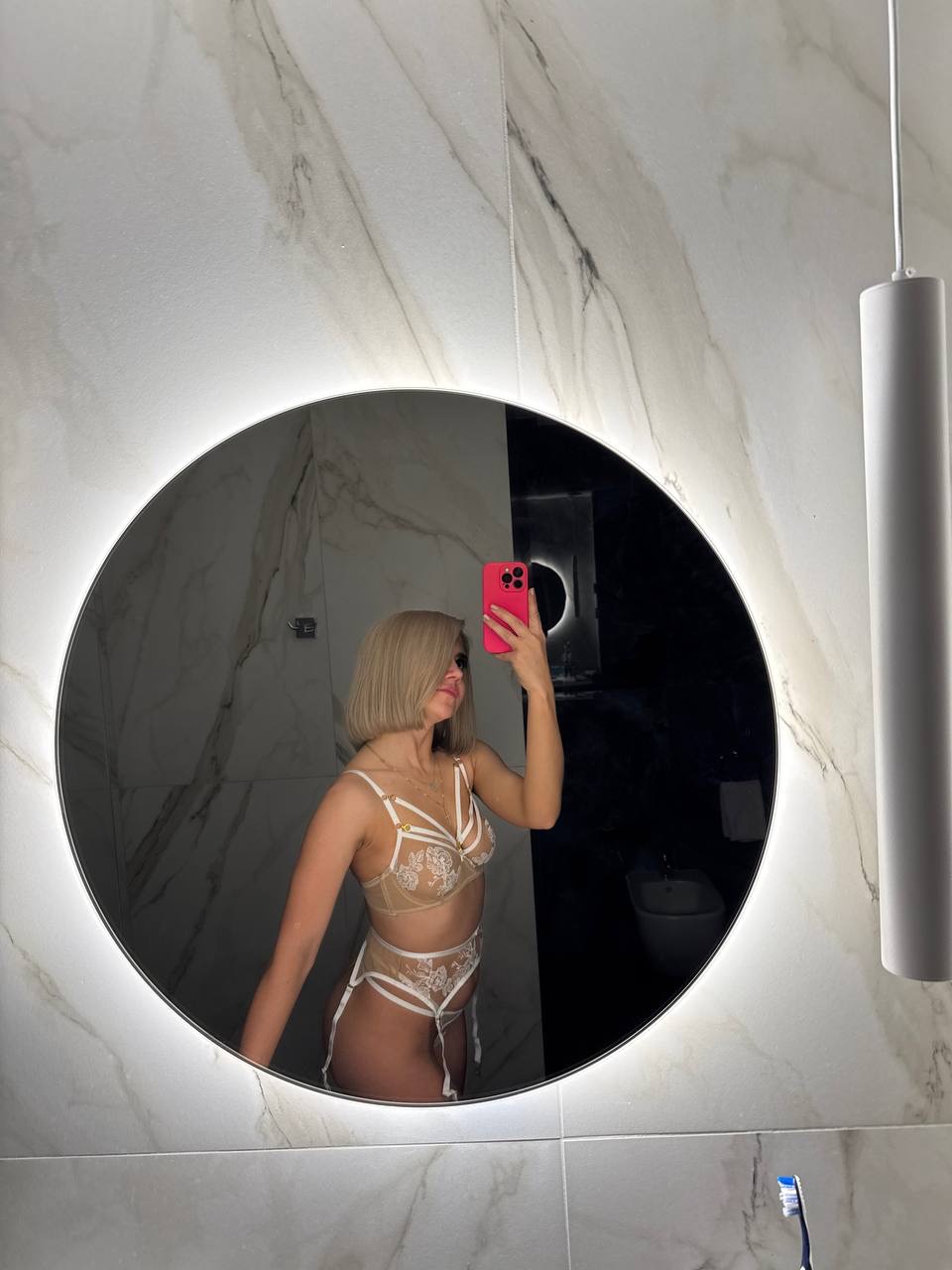 Эскорт Мая с 2 размером груди сделает нежно  и позовет в гости